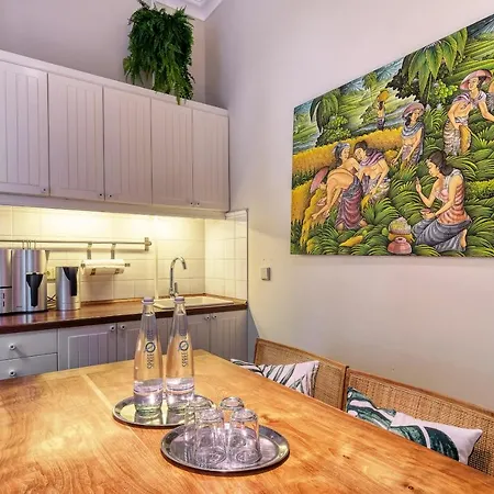 Ackselhaus & Blue 4*