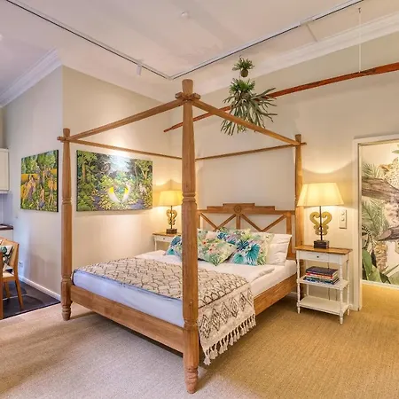 Ackselhaus & Blue Berlin