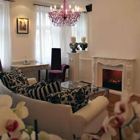 Ackselhaus & Blue Berlin