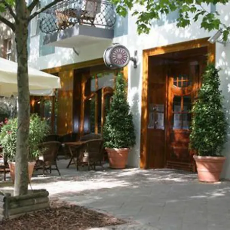 Ackselhaus & Blue 4*